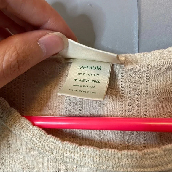 L.L. Bean cream textured short sleeve T-shirt, size medium, 100% cotton - Picture 4 of 6